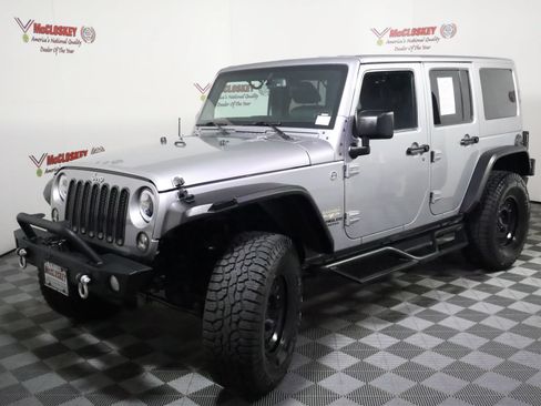 Used 2014 Jeep Wrangler Unlimited Sahara w/ Max Tow Package AWD/4WD image 13