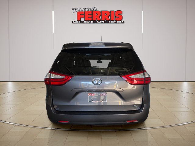 Used 2016 Toyota Sienna XLE w/ Outdoor Package AWD/4WD image 4