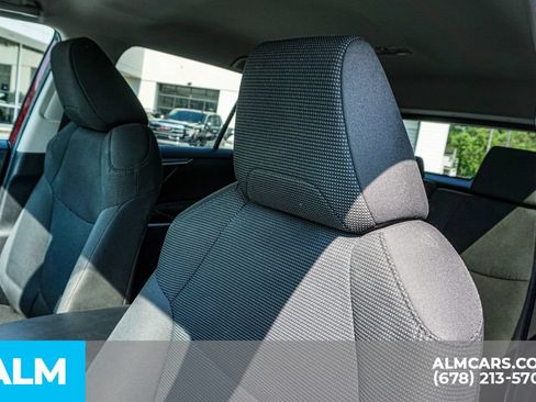Used 2021 Toyota RAV4 LE FWD image 19