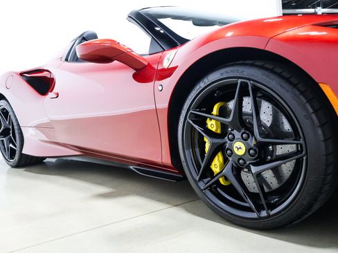 Used 2022 Ferrari F8 Tributo RWD image 26