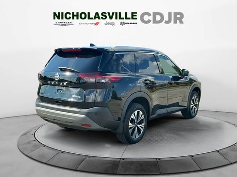 Used 2021 Nissan Rogue SV w/ Premium Package AWD/4WD image 5