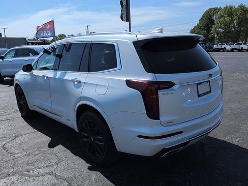 Used 2022 Cadillac XT6 Premium Luxury w/ Platinum Package AWD/4WD image 5