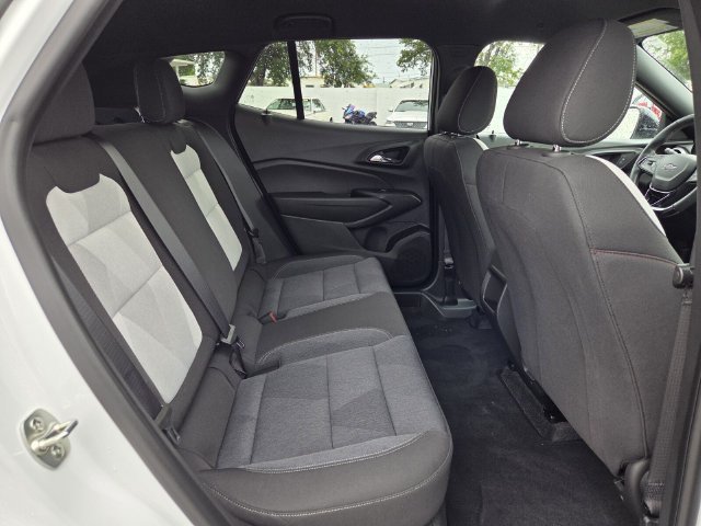 Used 2024 Chevrolet Trax RS w/ Driver Confidence Package FWD image 18