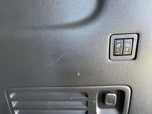 Used 2023 Chevrolet Traverse High Country image 20