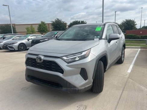 Certified 2025 Toyota RAV4 XLE w/ Convenience Package AWD/4WD image 8