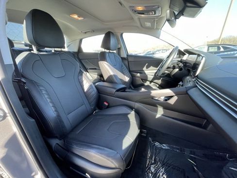 Used 2022 Hyundai Elantra Limited image 27
