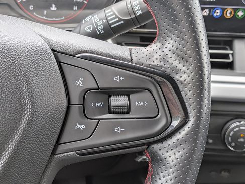 Certified 2025 Chevrolet Trax RS w/ Driver Confidence Package FWD image 24