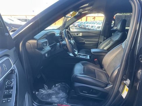 Used 2023 Ford Explorer ST image 16