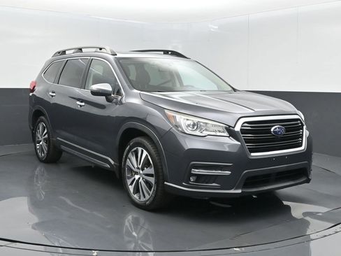 Used 2019 Subaru Ascent Touring w/ Popular Package #3 image 2
