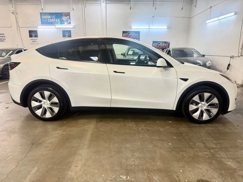Used 2023 Tesla Model Y Long Range image 4