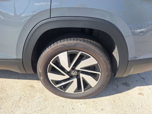 Used 2025 Volkswagen Atlas SE image 25