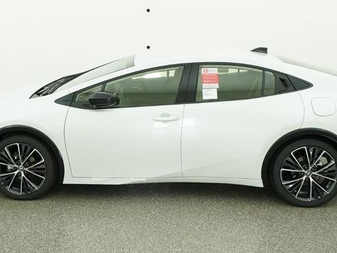 New 2026 Toyota Prius XLE FWD image 2