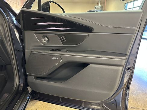 Used 2024 Lincoln Nautilus Reserve w/ Equipment Group 202A image 28