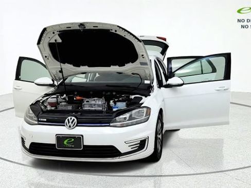 Used 2019 Volkswagen e-Golf SE w/ Driver Assistance Package FWD image 13