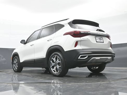 Used 2022 Kia Seltos EX AWD/4WD image 38