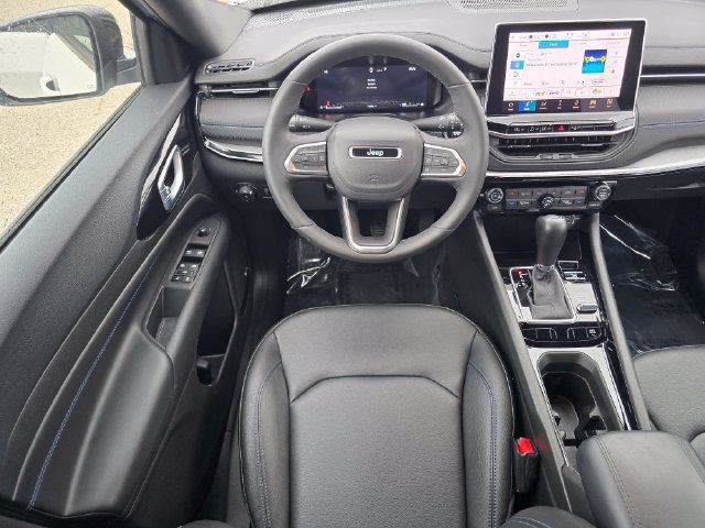 Used 2025 Jeep Compass Limited w/ High Altitude Package AWD/4WD image 4