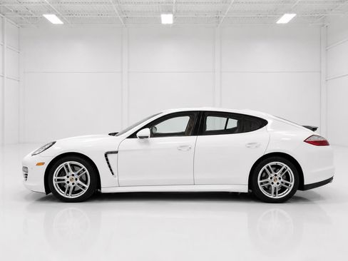 Used 2013 Porsche Panamera image 9