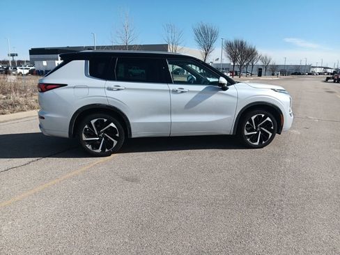 Used 2023 Mitsubishi Outlander SEL 40th Anniversary image 16