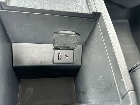 Used 2016 Nissan Sentra SV image 32