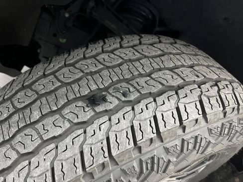 Certified 2023 Chevrolet Colorado Trail Boss w/ Technology Package image 40