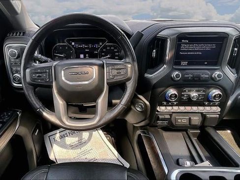 Used 2021 GMC Sierra 2500 Denali w/ Denali Ultimate Package AWD/4WD image 9