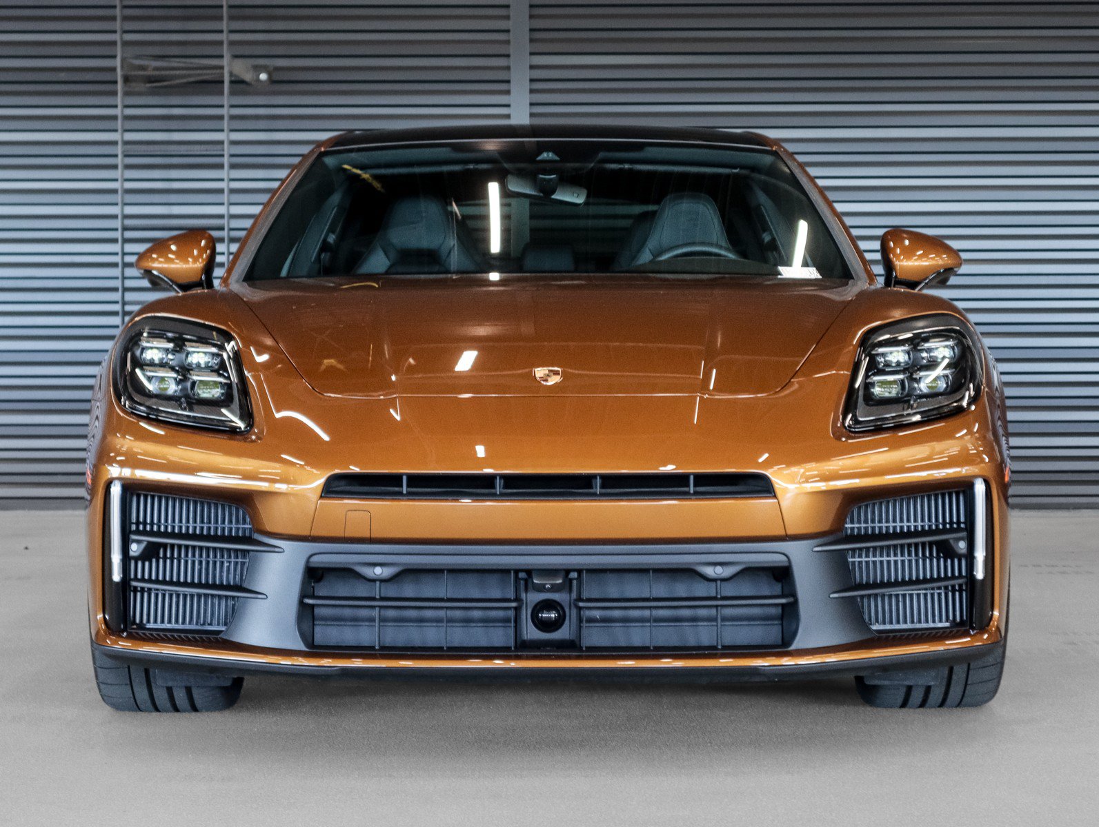 Used 2025 Porsche Panamera RWD image 9