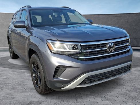 Used 2022 Volkswagen Atlas SE w/ Panoramic Sunroof Package image 2