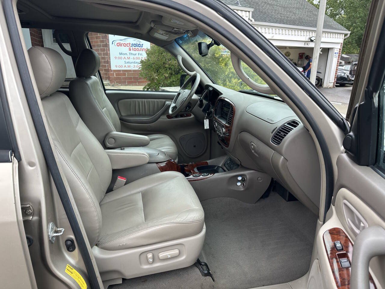 Used 2007 Toyota Sequoia Limited w/ Luxury Pkg AWD/4WD image 22