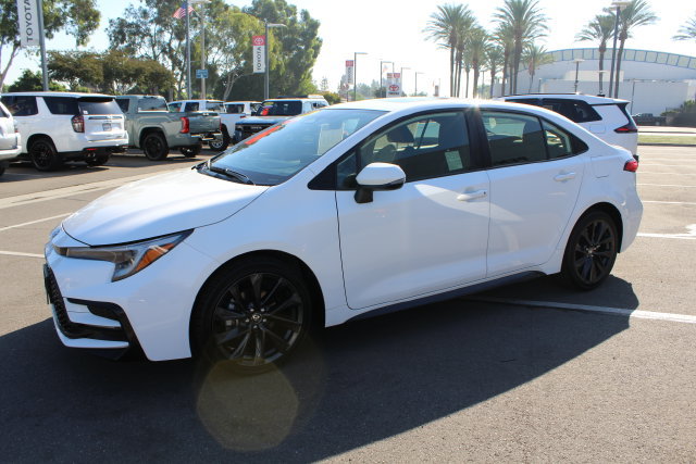 Certified 2024 Toyota Corolla SE w/ SE Package FWD image 5
