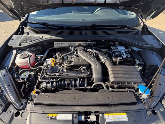 Used 2025 Volkswagen Jetta Sport FWD image 32