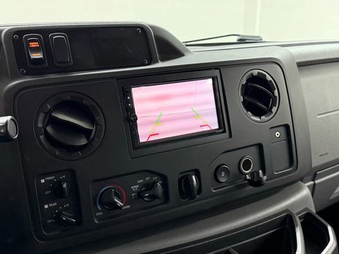Used 2014 Ford E-150 and Econoline 150 Extended image 22