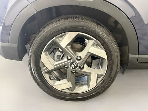Used 2024 Hyundai Venue Limited FWD image 33
