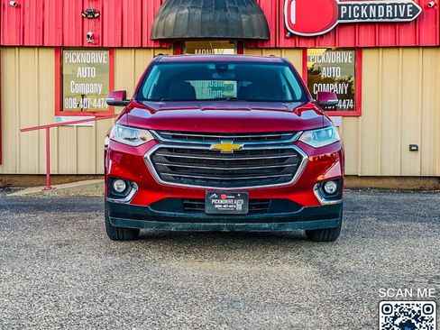 Used 2021 Chevrolet Traverse LT image 3