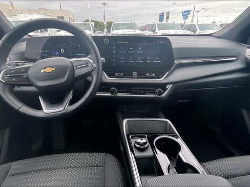 Used 2026 Chevrolet Equinox LT FWD image 16