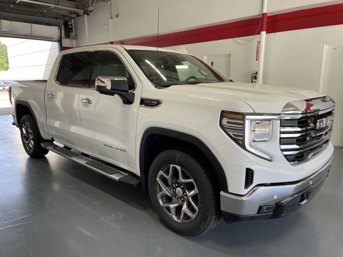 New 2026 GMC Sierra 1500 SLT w/ SLT Premium Plus Package RWD image 3