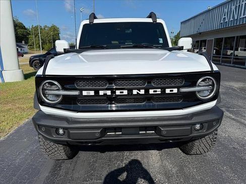 Used 2023 Ford Bronco Outer Banks w/ Sasquatch Package AWD/4WD image 8