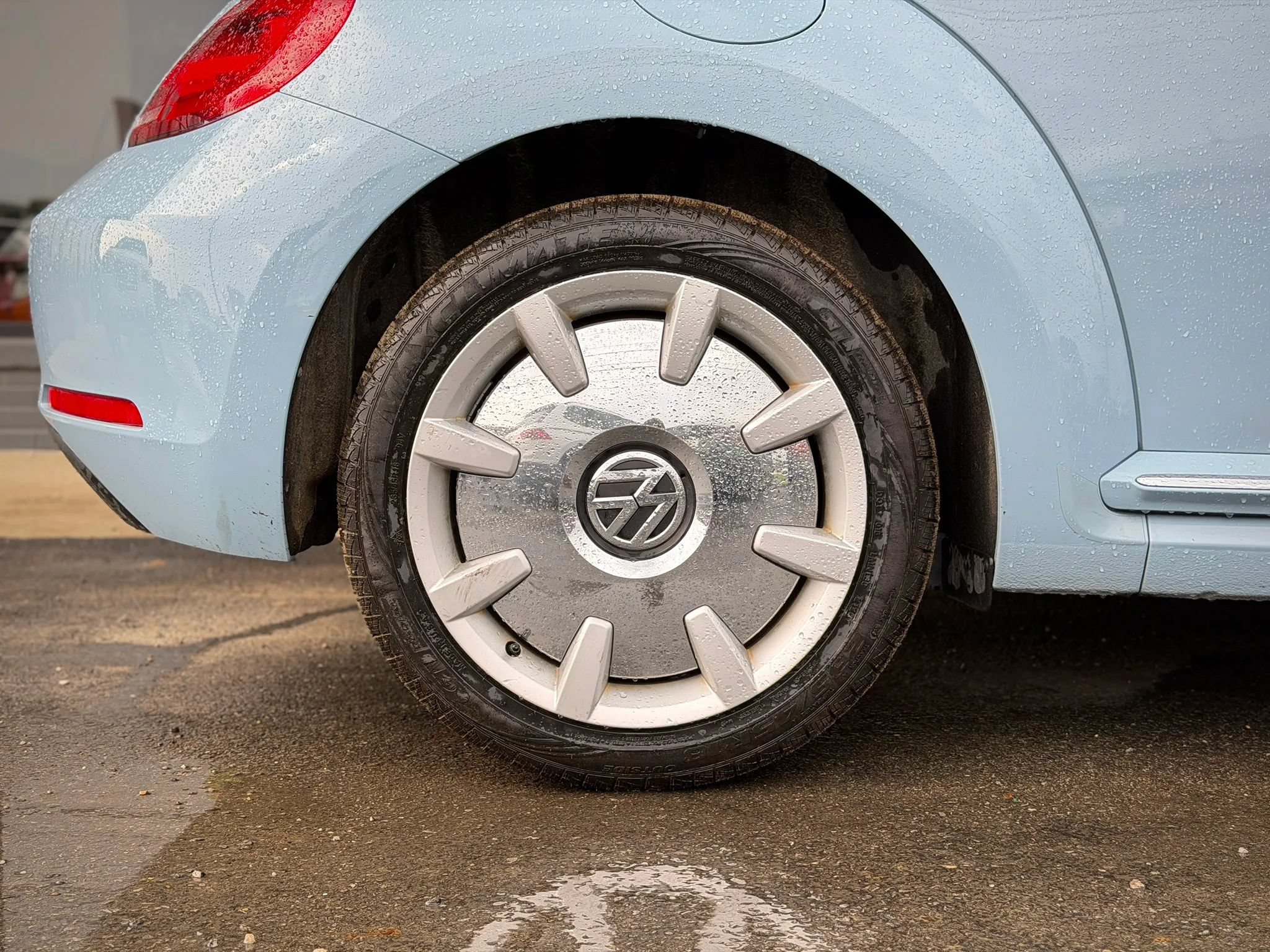 Used 2013 Volkswagen Beetle 2.5 FWD image 18