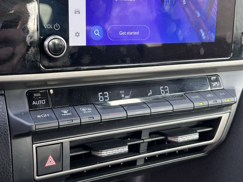 Used 2025 Toyota Camry LE image 18