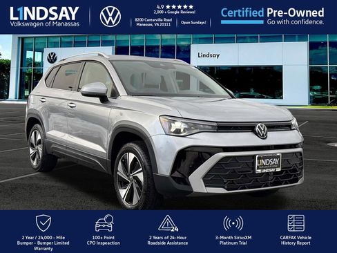Certified 2025 Volkswagen Taos SE image 1