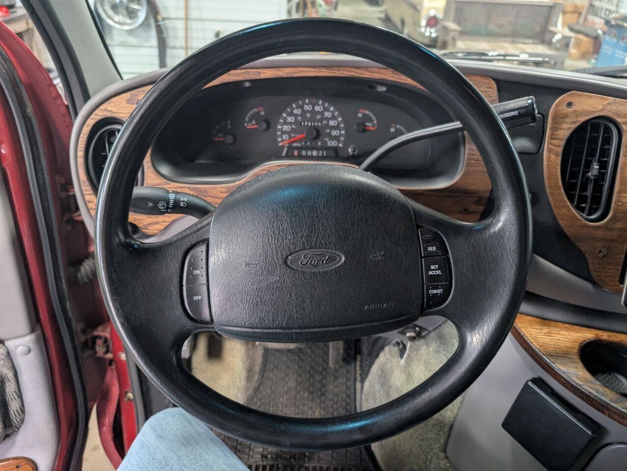 Used 1997 Ford E-250 and Econoline 250 Heavy-Duty Extended RWD image 9