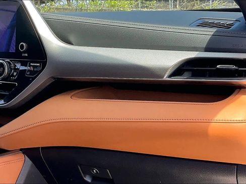 Used 2024 Toyota Highlander Platinum image 19