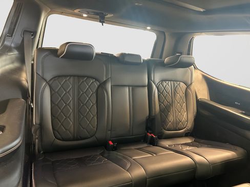 Used 2022 Jeep Grand Wagoneer Series III AWD/4WD image 18