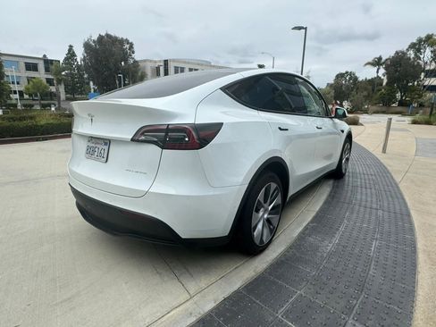 Used 2023 Tesla Model Y Long Range AWD/4WD image 3