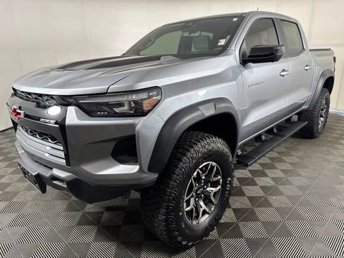 Used 2024 Chevrolet Colorado ZR2 w/ Technology Package AWD/4WD image 8