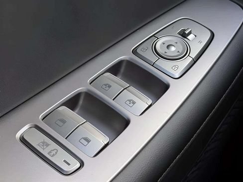 Used 2025 Hyundai Palisade SEL FWD image 13