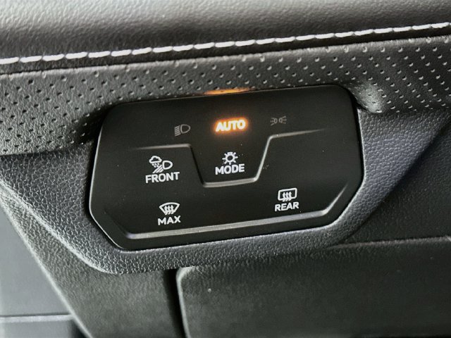 Certified 2024 Volkswagen Atlas SE AWD/4WD image 11