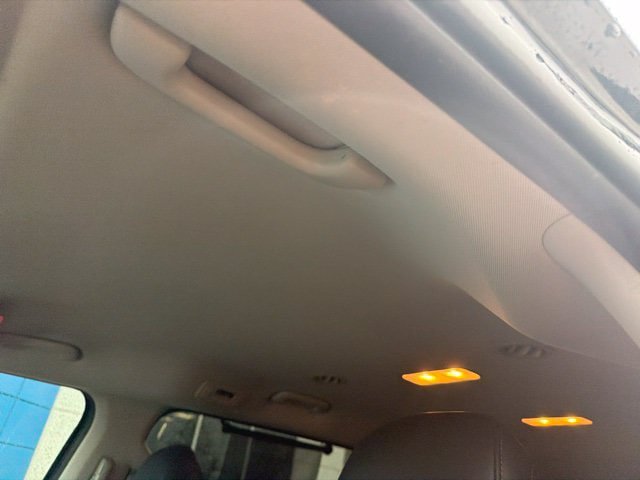 Used 2025 Kia Carnival FWD image 13