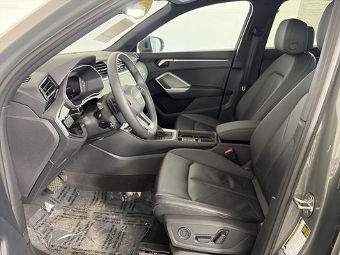 Certified 2025 Audi Q3 2.0T Premium image 6