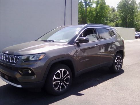Used 2022 Jeep Compass Limited AWD/4WD image 15