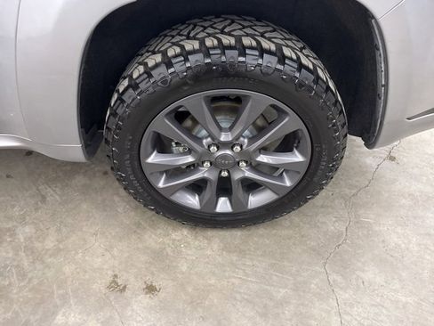 Used 2019 Jeep Grand Cherokee High Altitude image 24